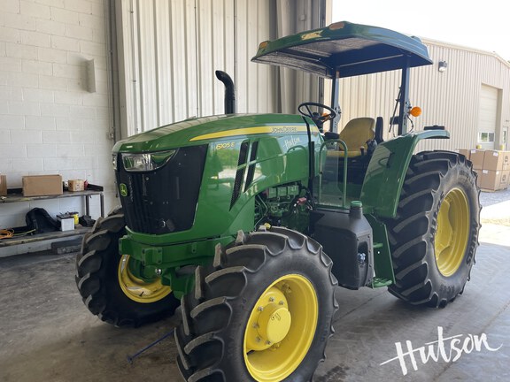 Photo of 2023 John Deere 6105E