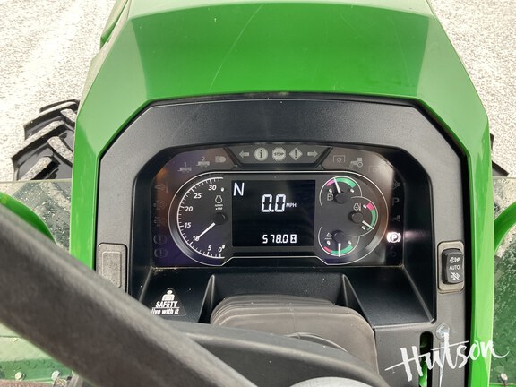 Photo of 2023 John Deere 6105E