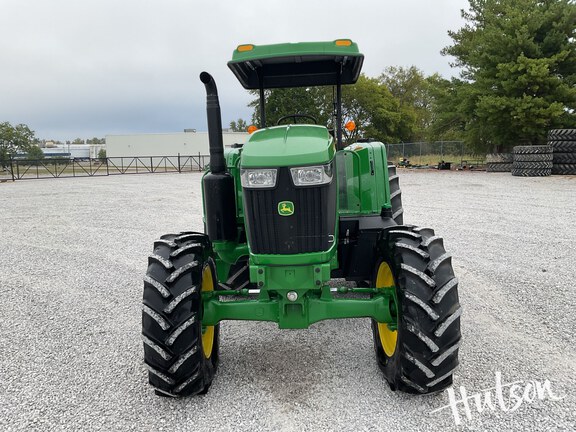 Photo of 2023 John Deere 6105E