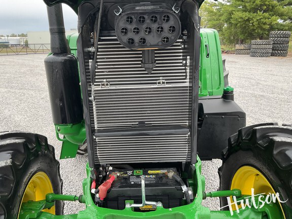 Photo of 2023 John Deere 6105E