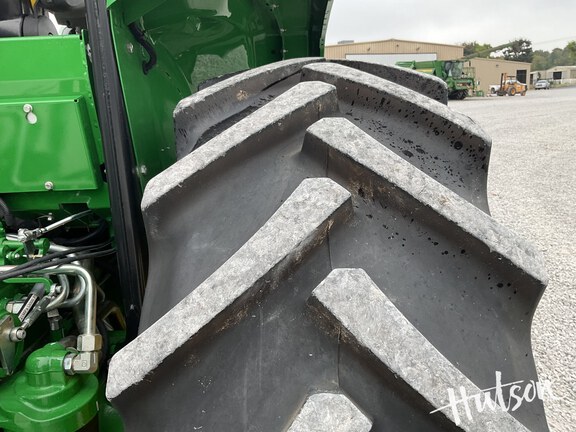 Photo of 2023 John Deere 6105E