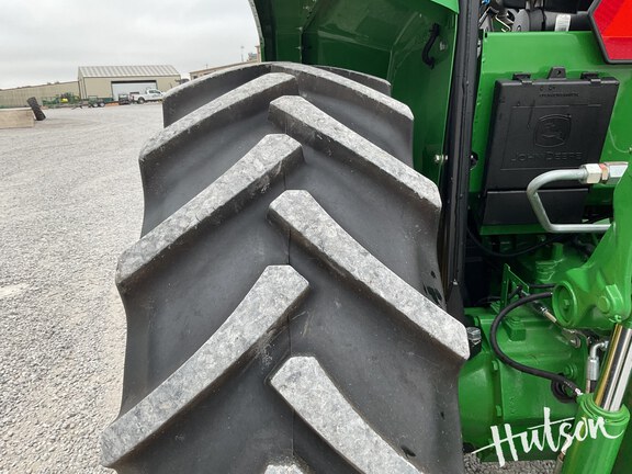 Photo of 2023 John Deere 6105E