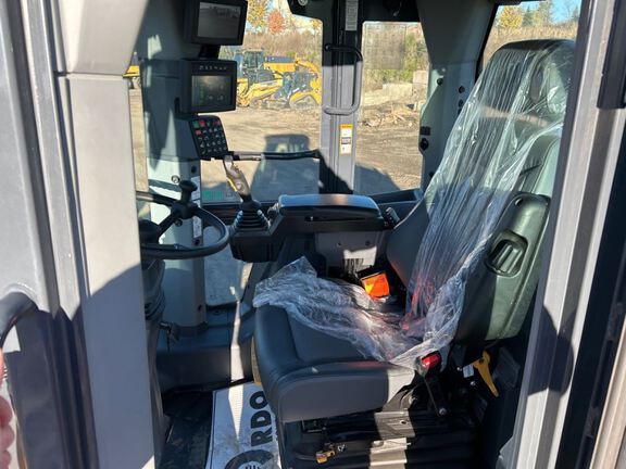 2024 John Deere 444P