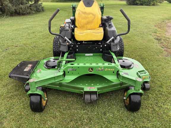 Used 2022 John Deere Z950M Zero Turn Mowers at Horizon Ag & Turf in Lloydminster, AB