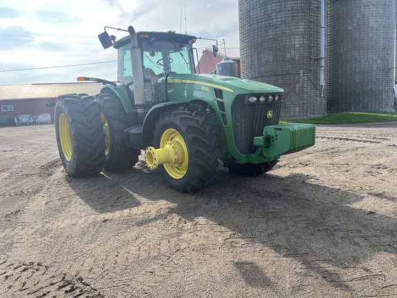 Photo of 2008 John Deere 8530