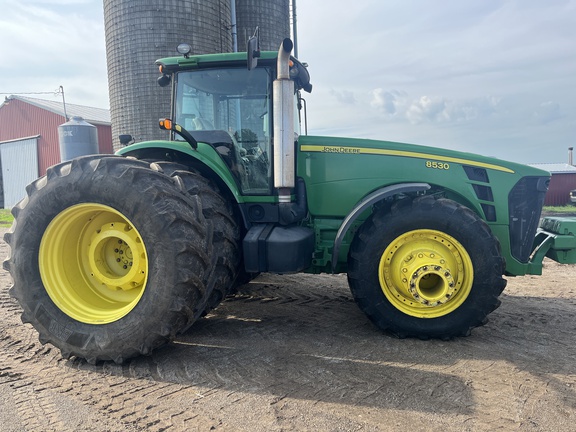 Photo of 2008 John Deere 8530