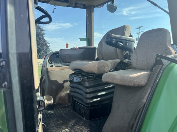 Photo of 2008 John Deere 8530