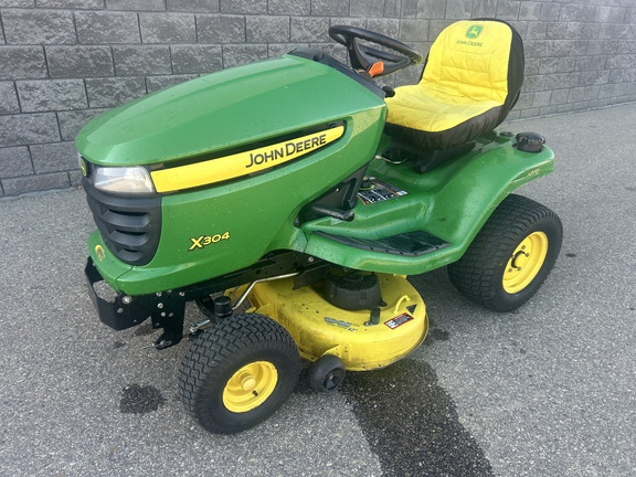  John Deere X304