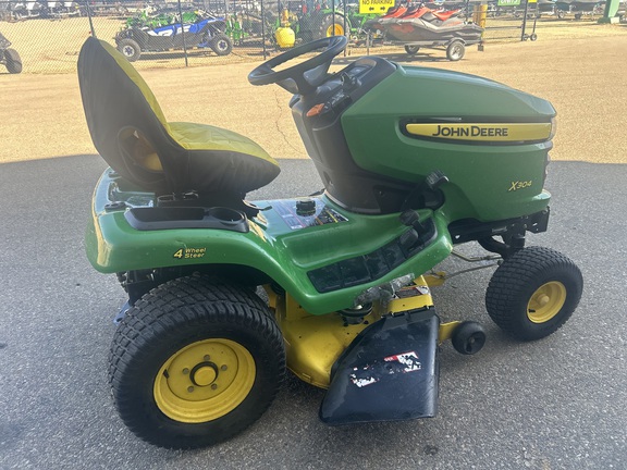 Used 2009 John Deere X304 Lawn & Garden Tractors at Horizon Ag & Turf in Edmonton South, AB - Photo5