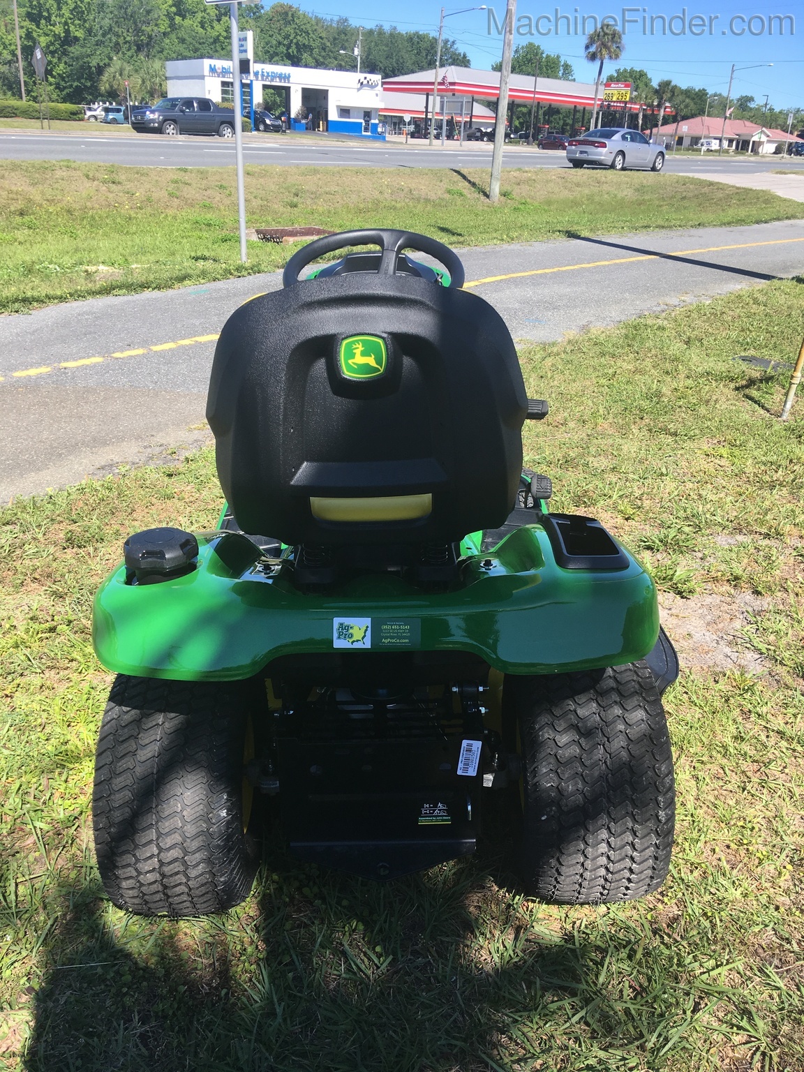 2020 John Deere X330 Image 4