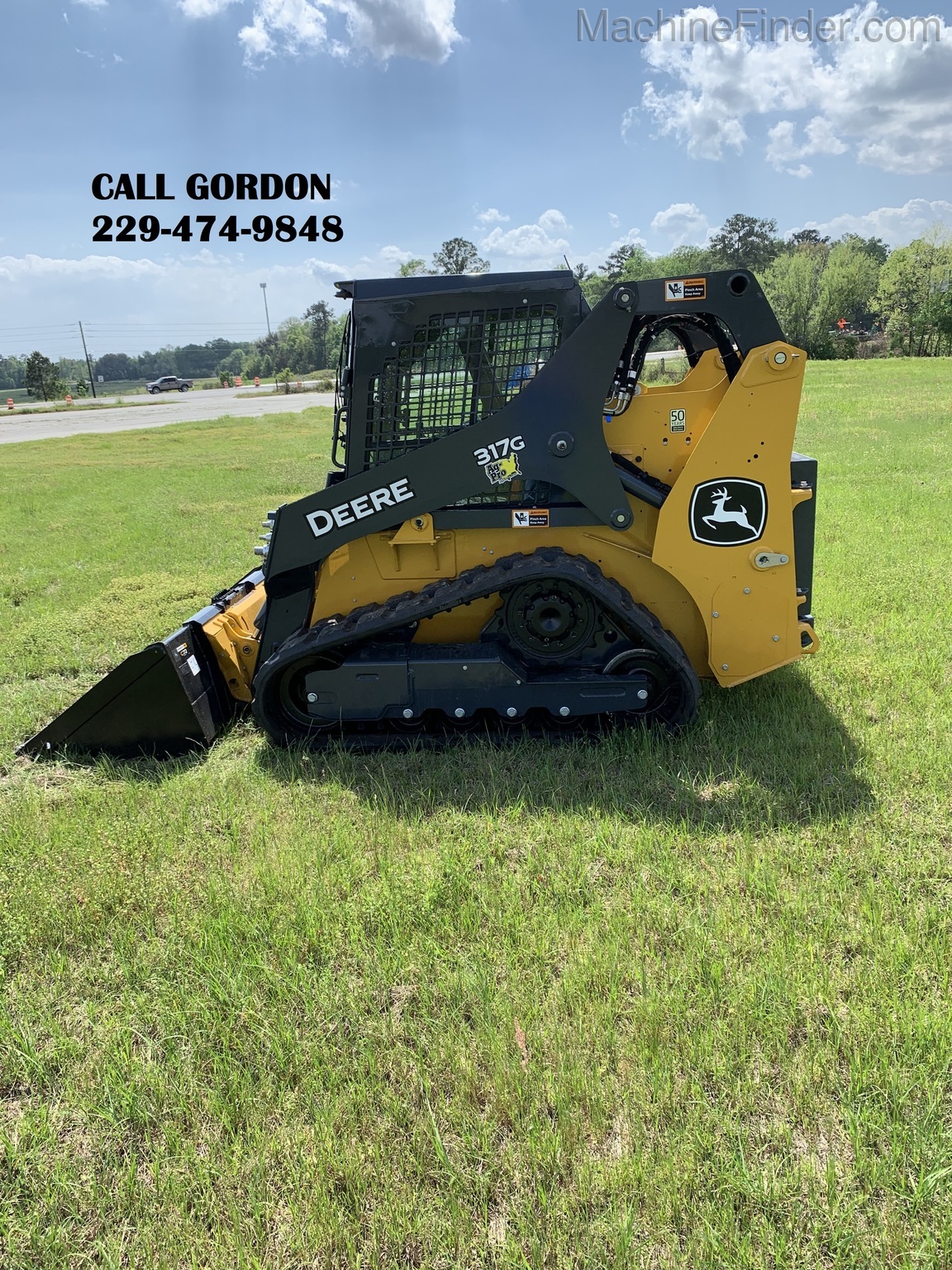 2020 John Deere 317G Image 3