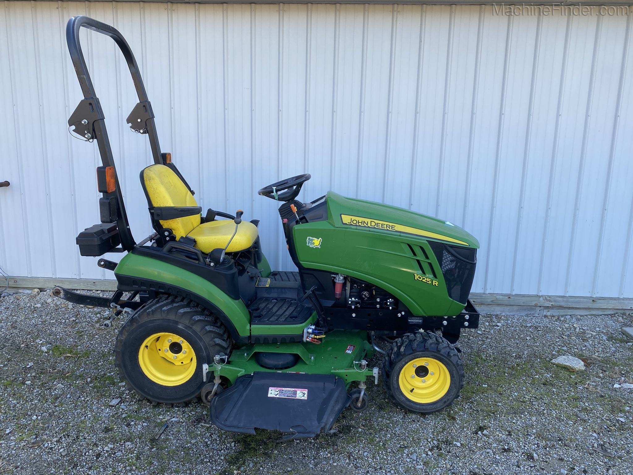 2015 John Deere 1025R Image 4