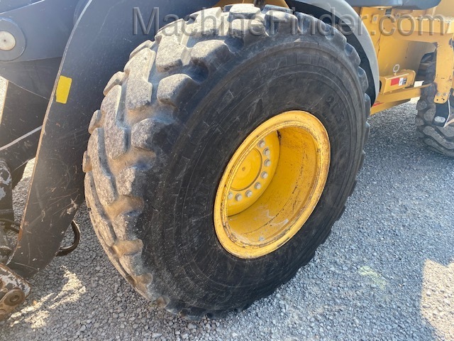 2015 John Deere 524K Image 8