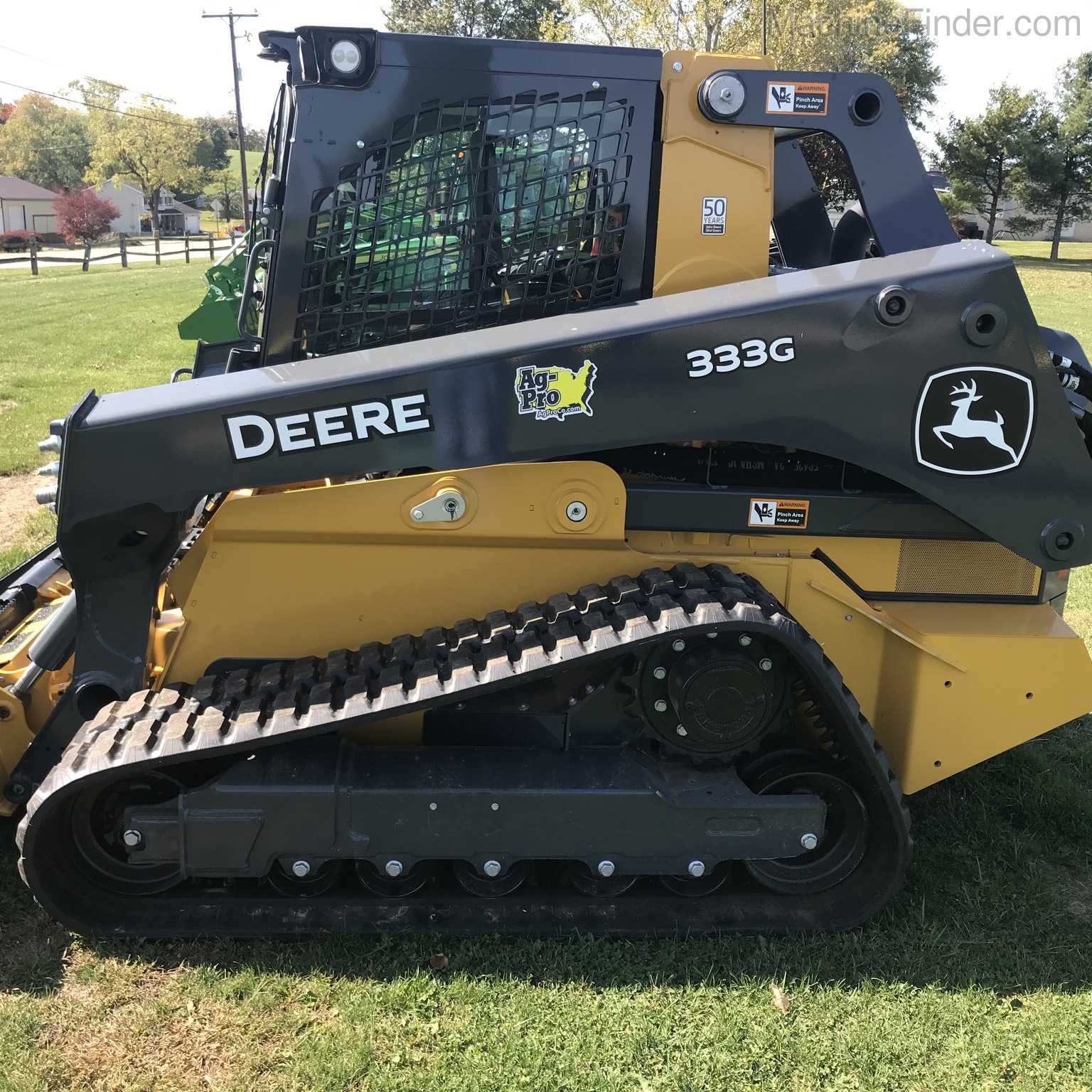 2020 John Deere 333G Image 2