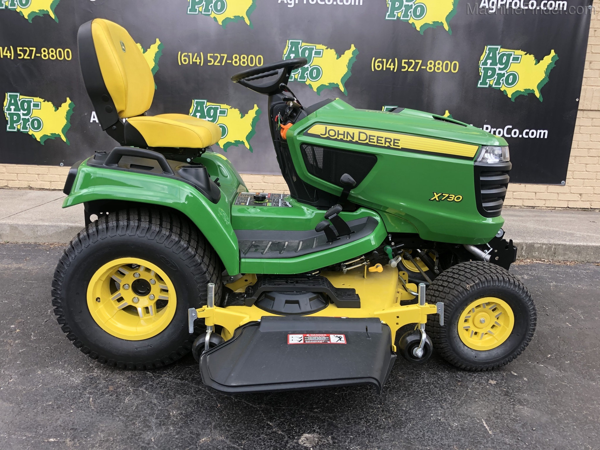 2020 John Deere X730 Image 2