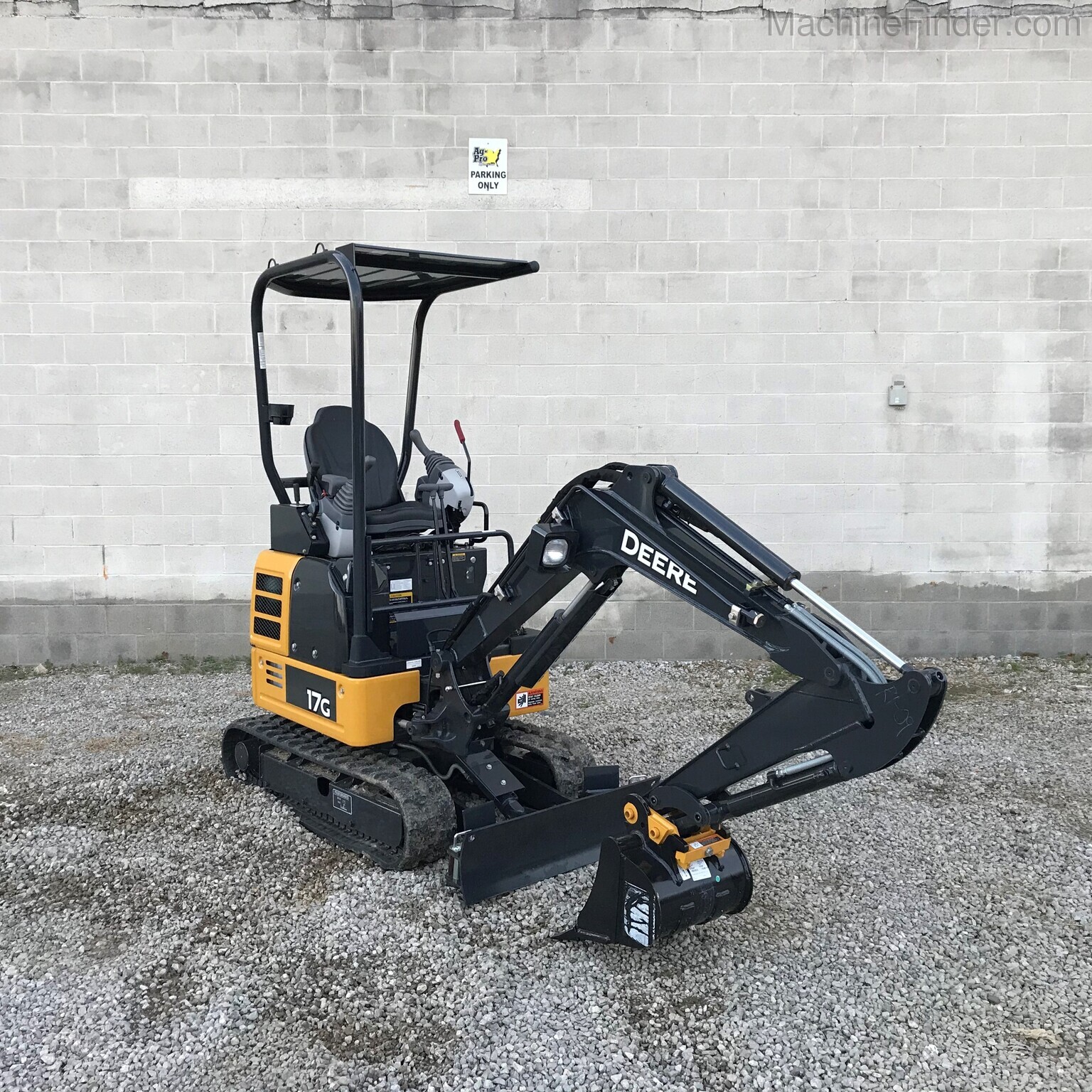 2020 John Deere 17G Image 1