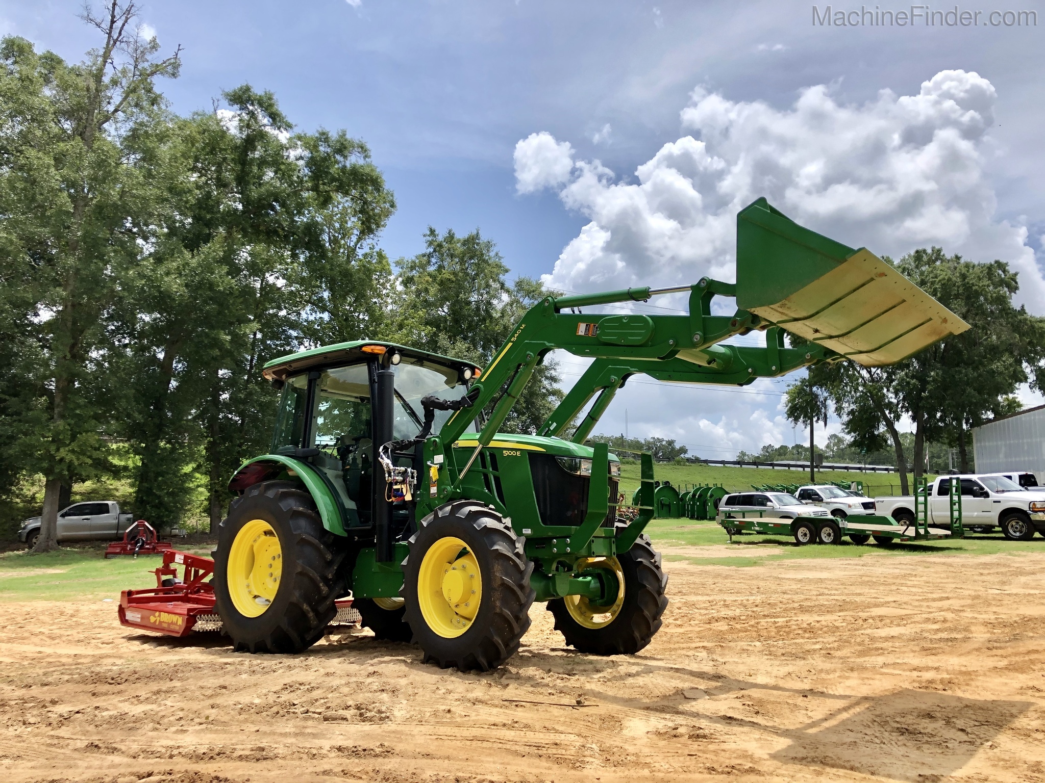 2020 John Deere 5100E Image 2