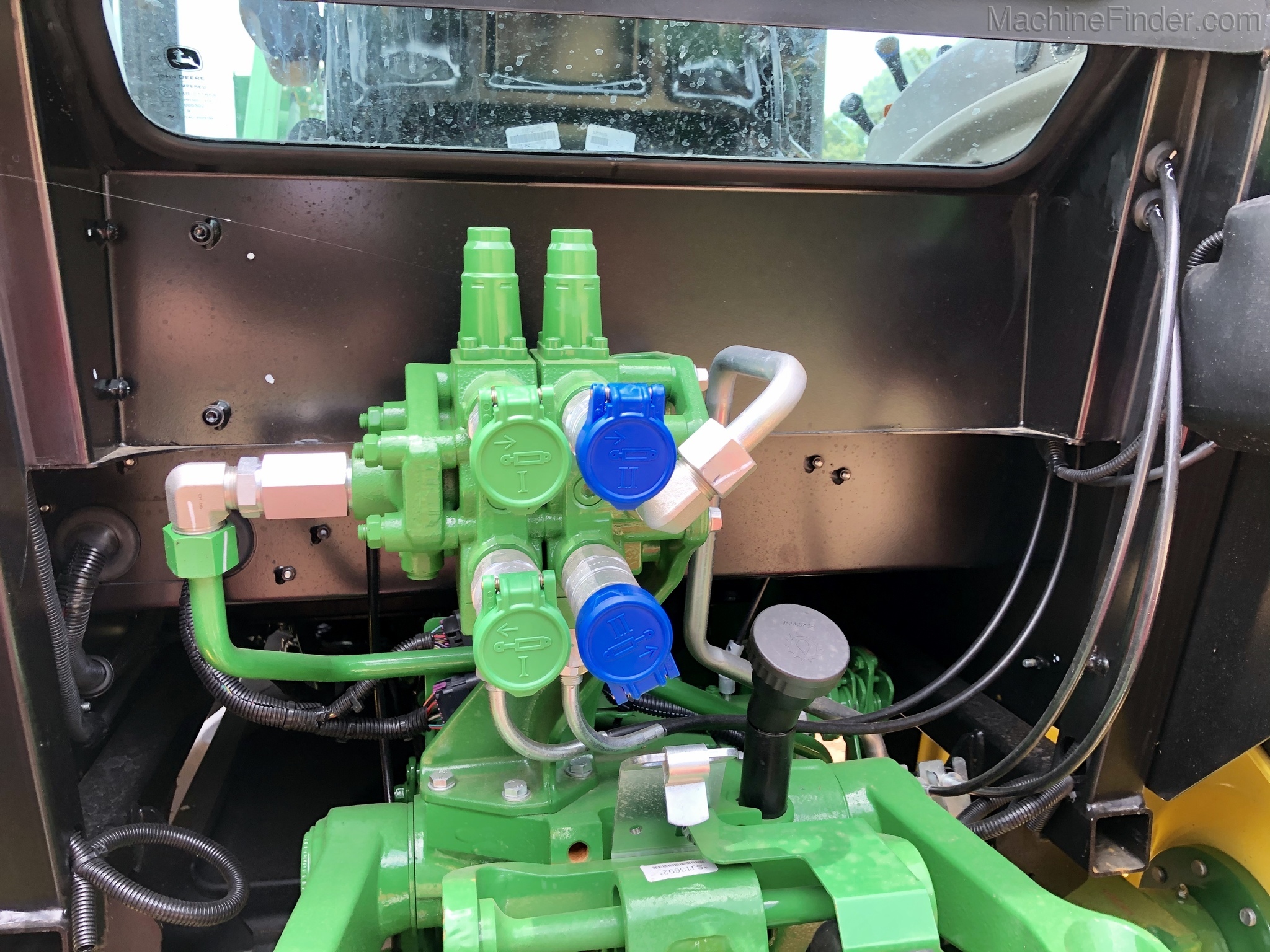 2020 John Deere 5100E Image 9