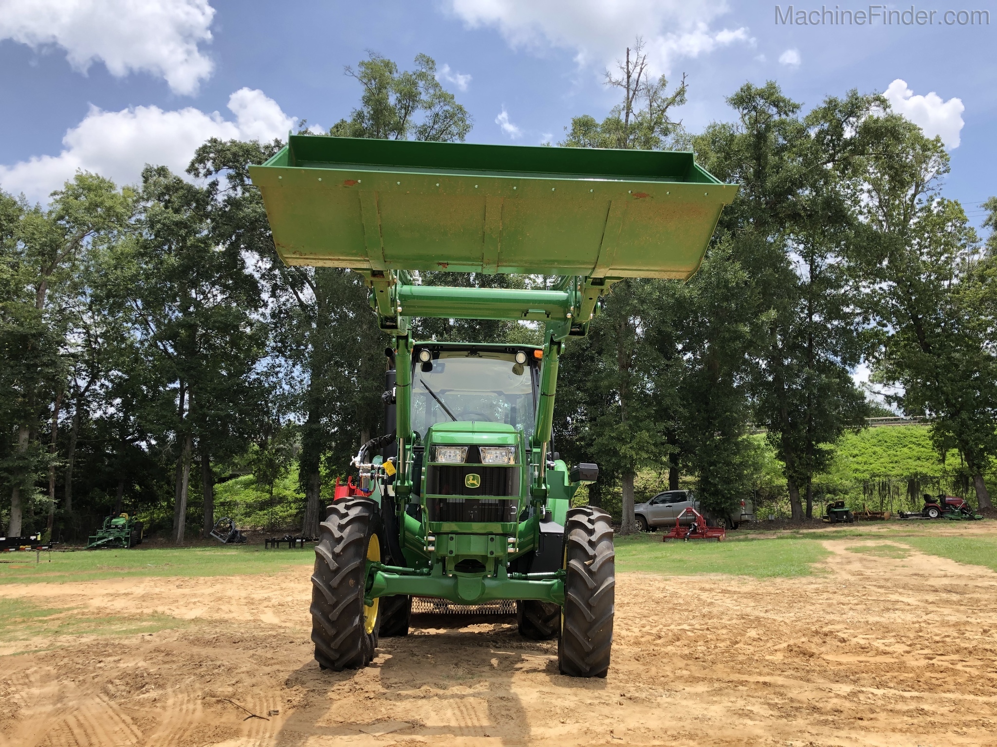 2020 John Deere 5100E Image 3