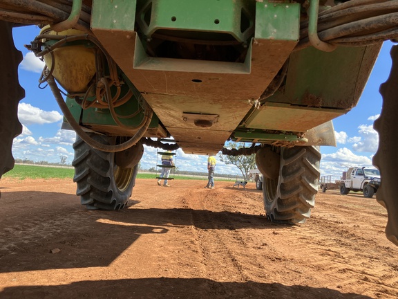 John Deere R4140I image 15