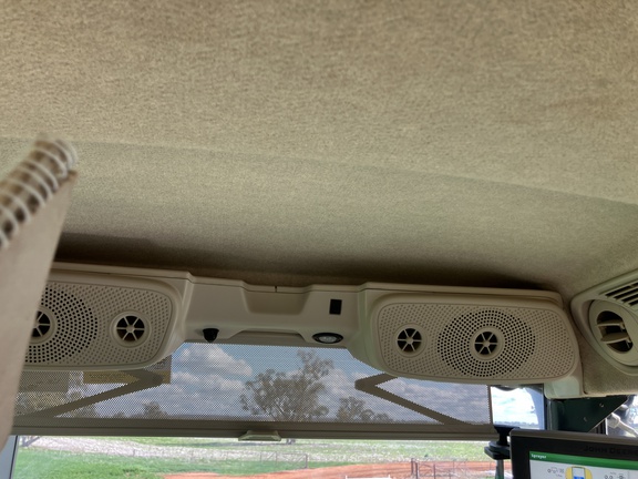 John Deere R4140I image 31