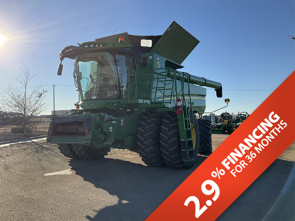 Photo of a 2017 John Deere S680