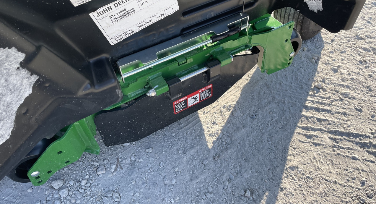 2023 John Deere Z960M Image 3