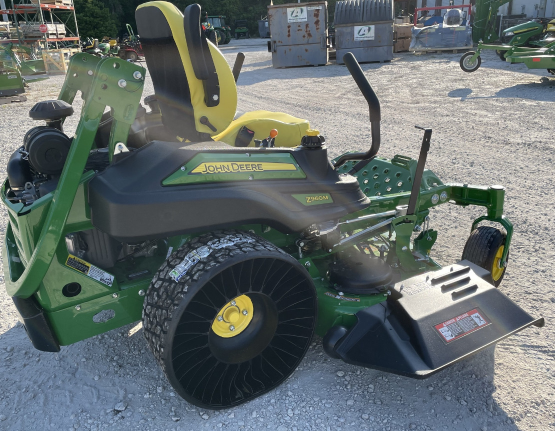2023 John Deere Z960M Image 4