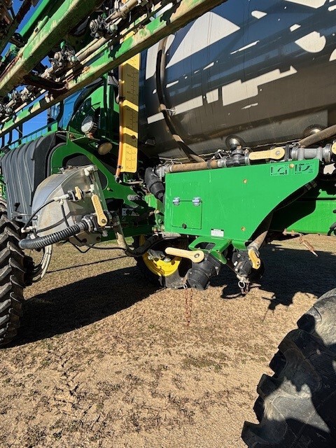 2017 John Deere R4038 Image 6