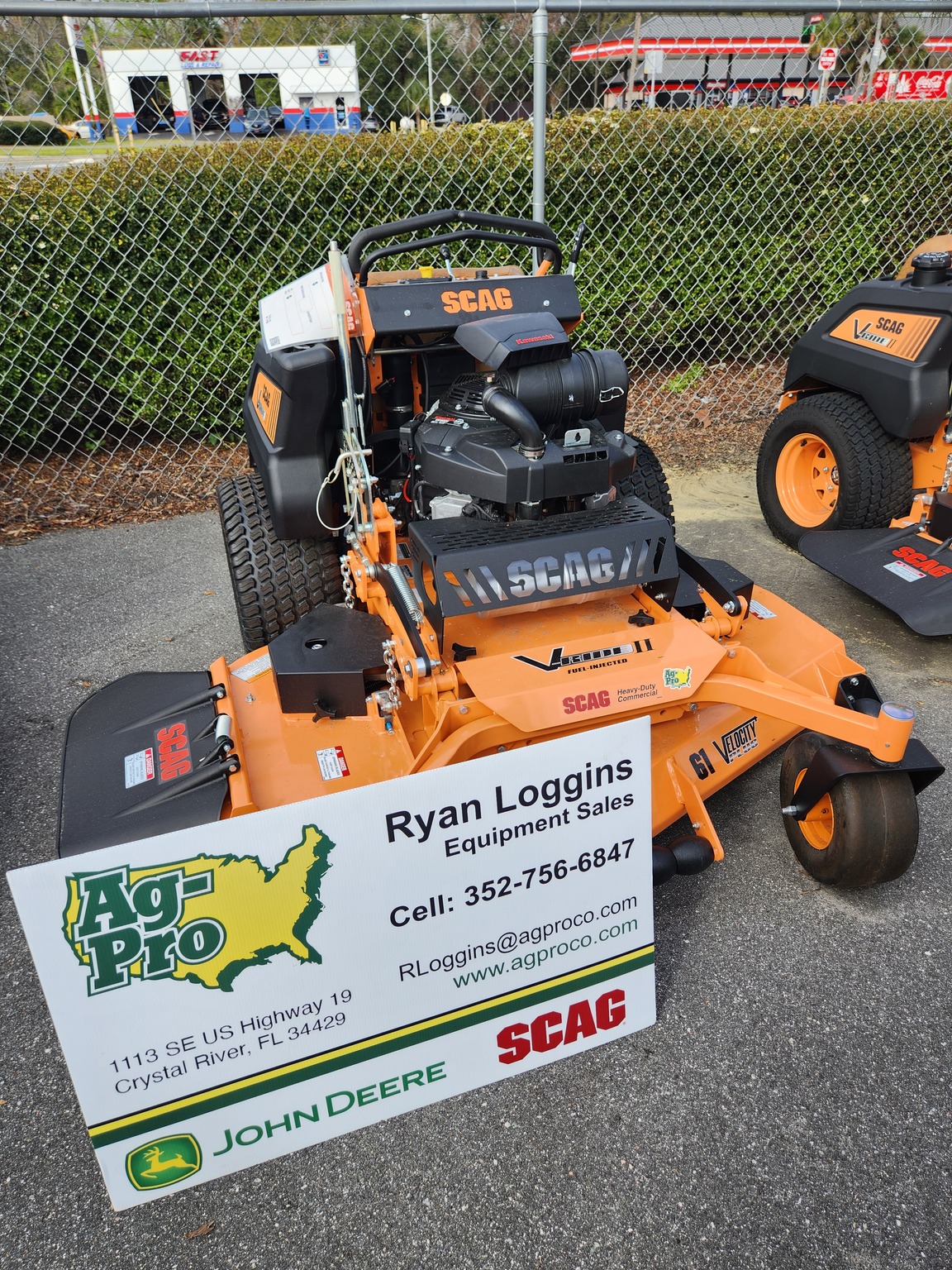 2023 Scag SVRII61V-38FX Image 2