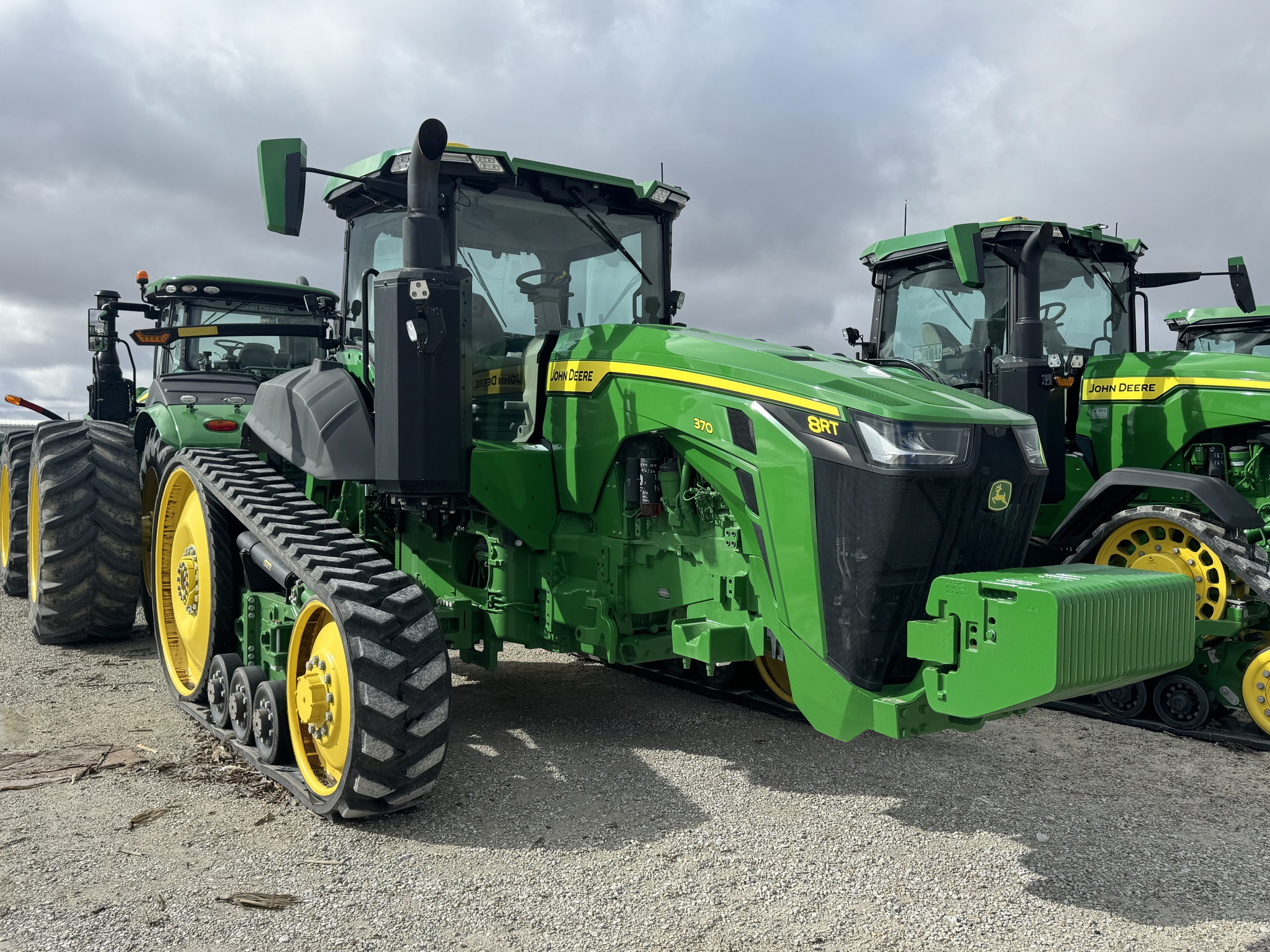 2021 John Deere 8RT 370 Image 2