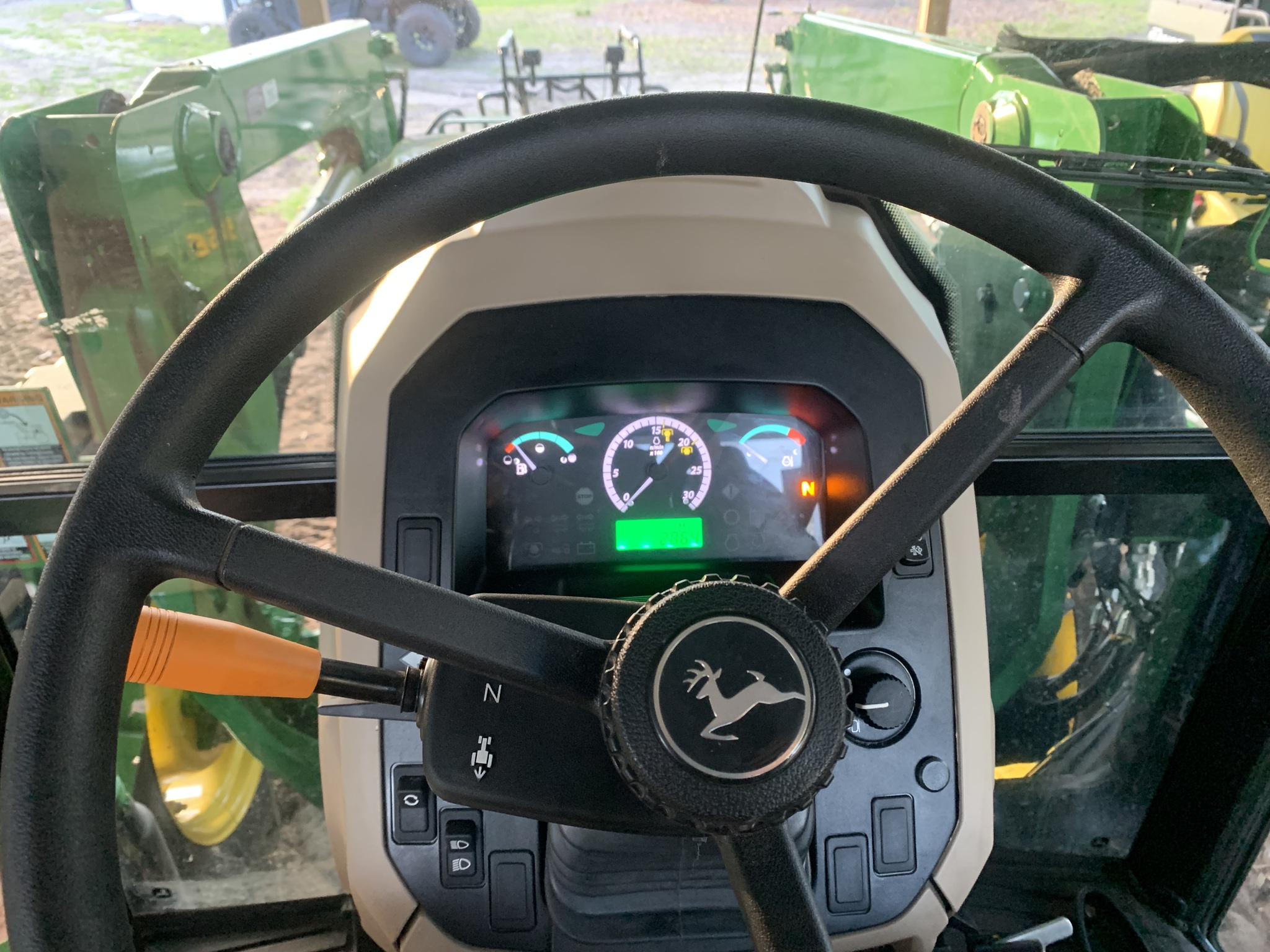 2022 John Deere 5075E Image 11