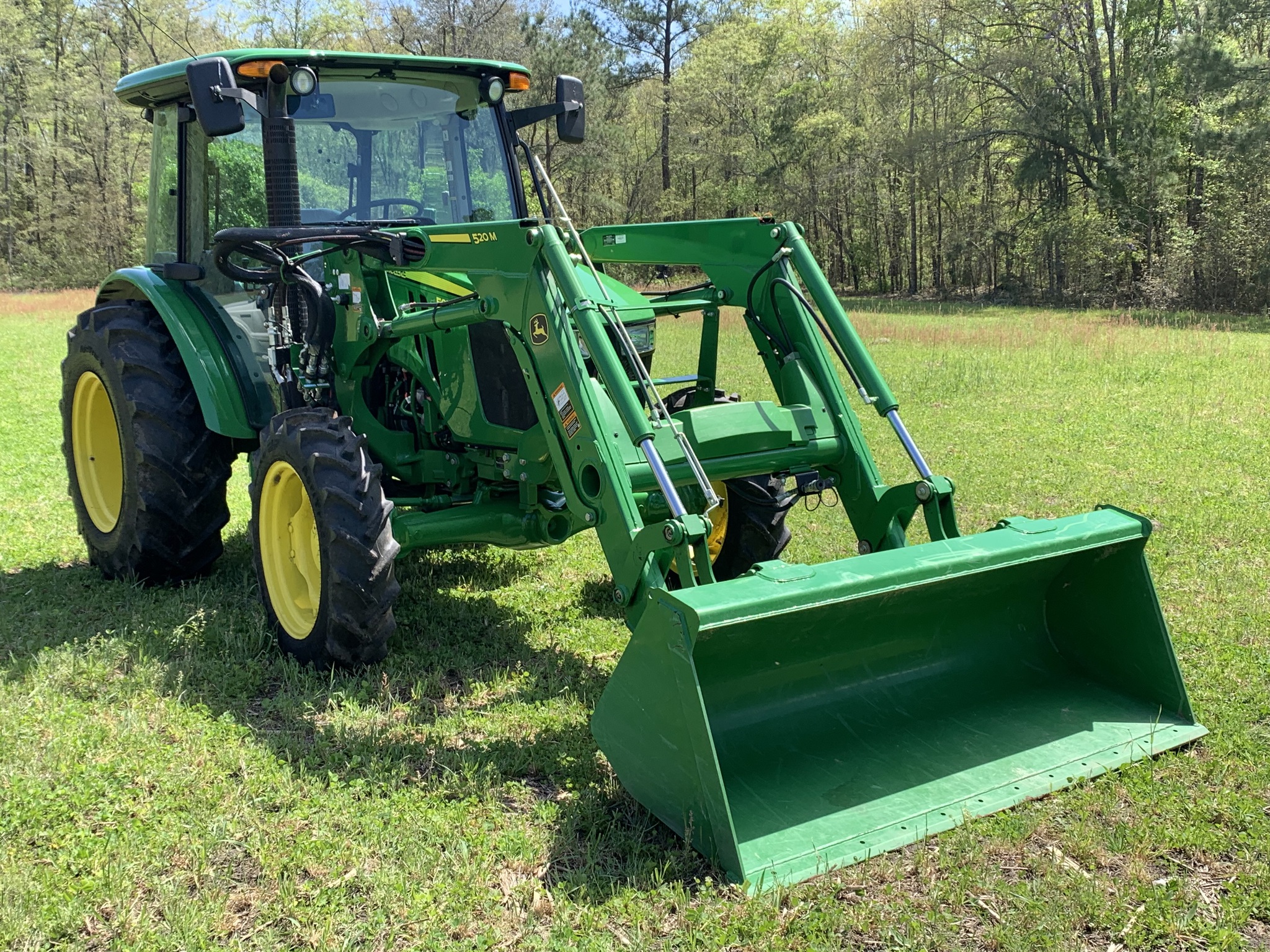 2022 John Deere 5075E Image 1