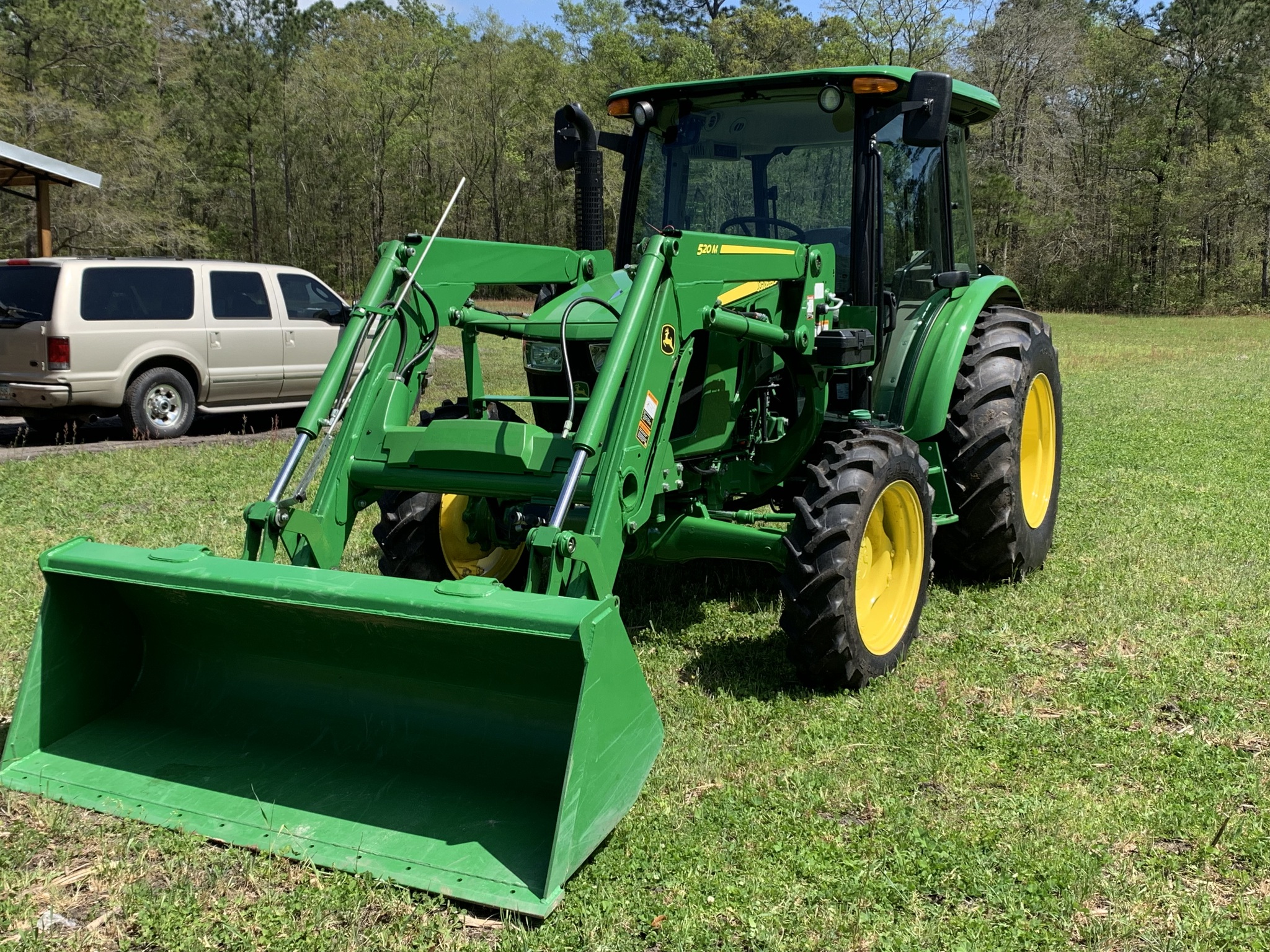 2022 John Deere 5075E Image 2