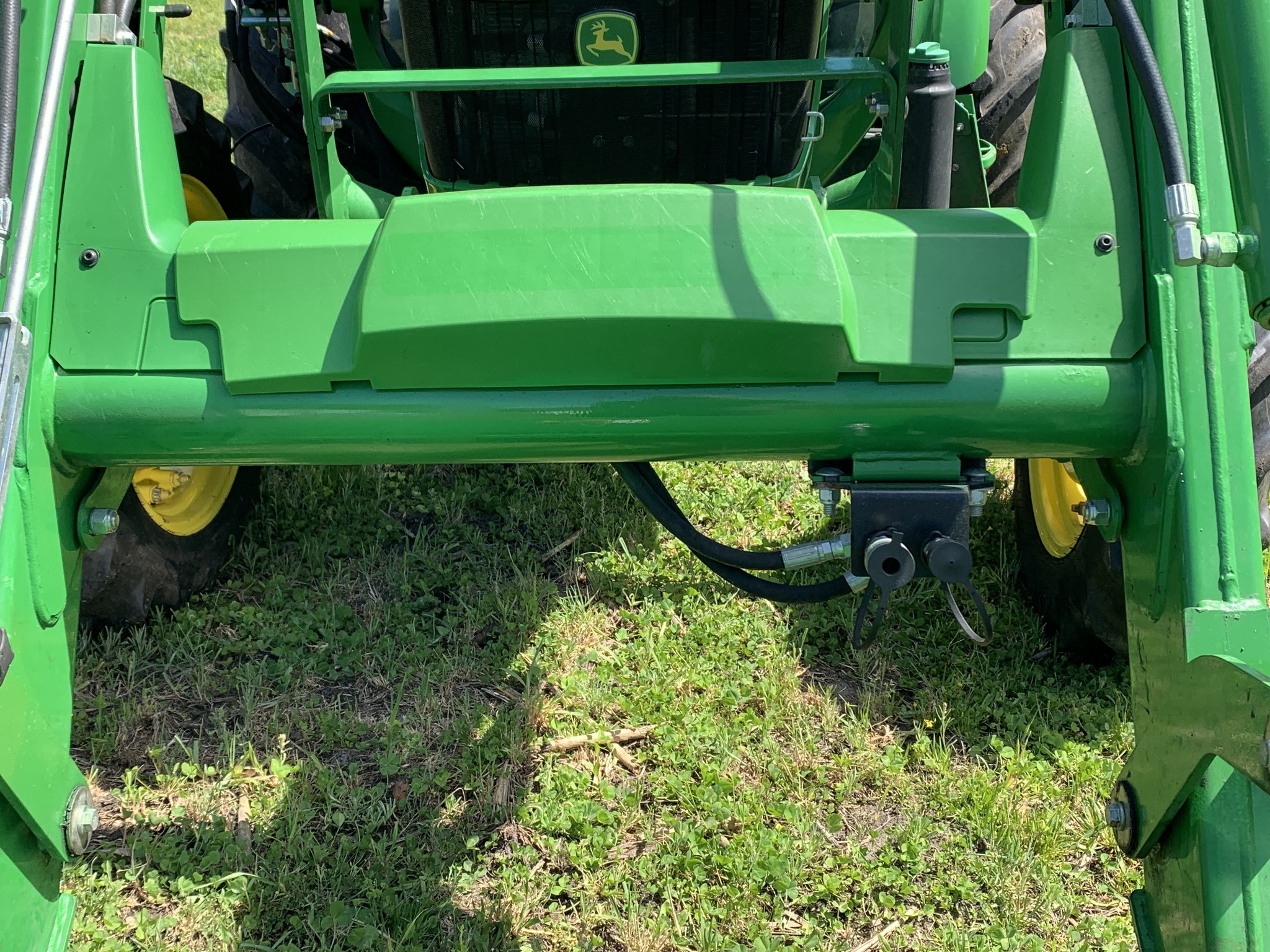 2022 John Deere 5075E Image 6
