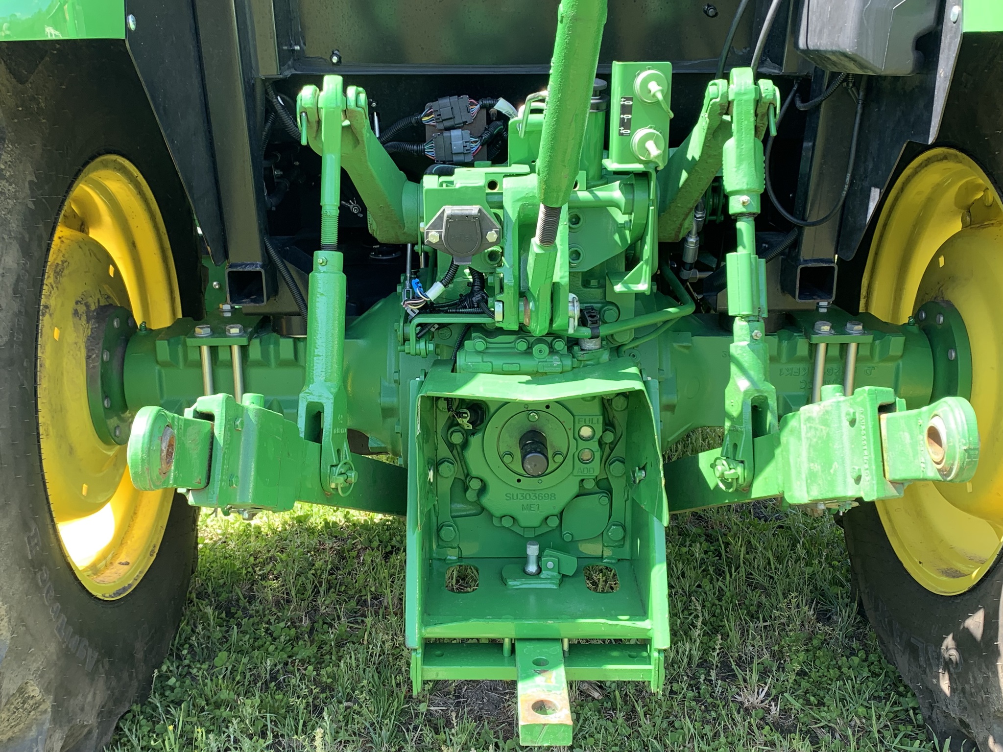 2022 John Deere 5075E Image 7