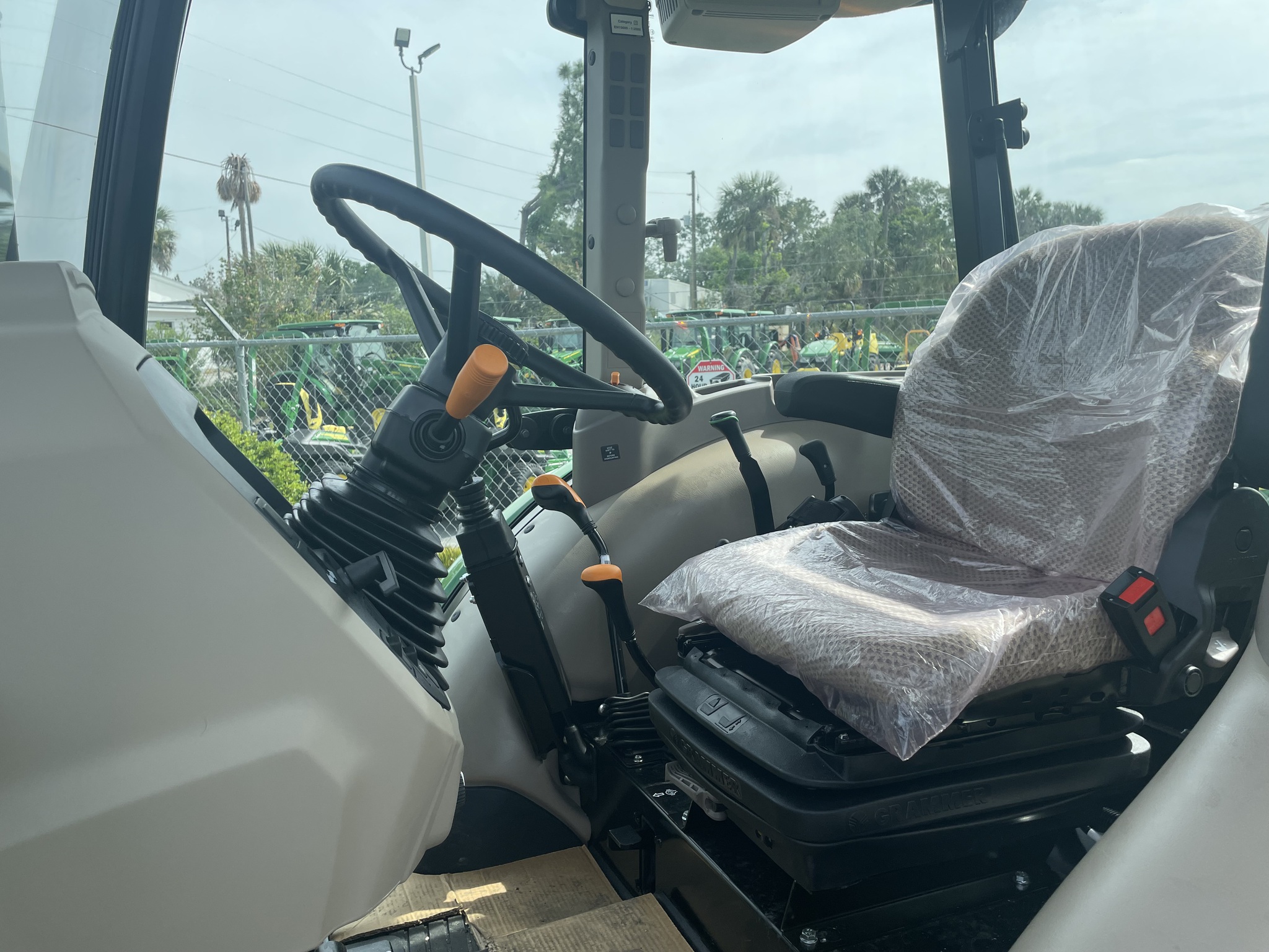 2024 John Deere 5060E Image 3