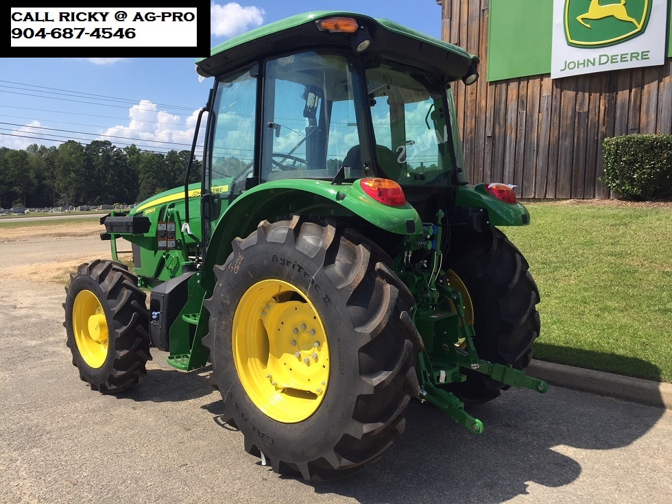 2025 John Deere 5090E Image 3