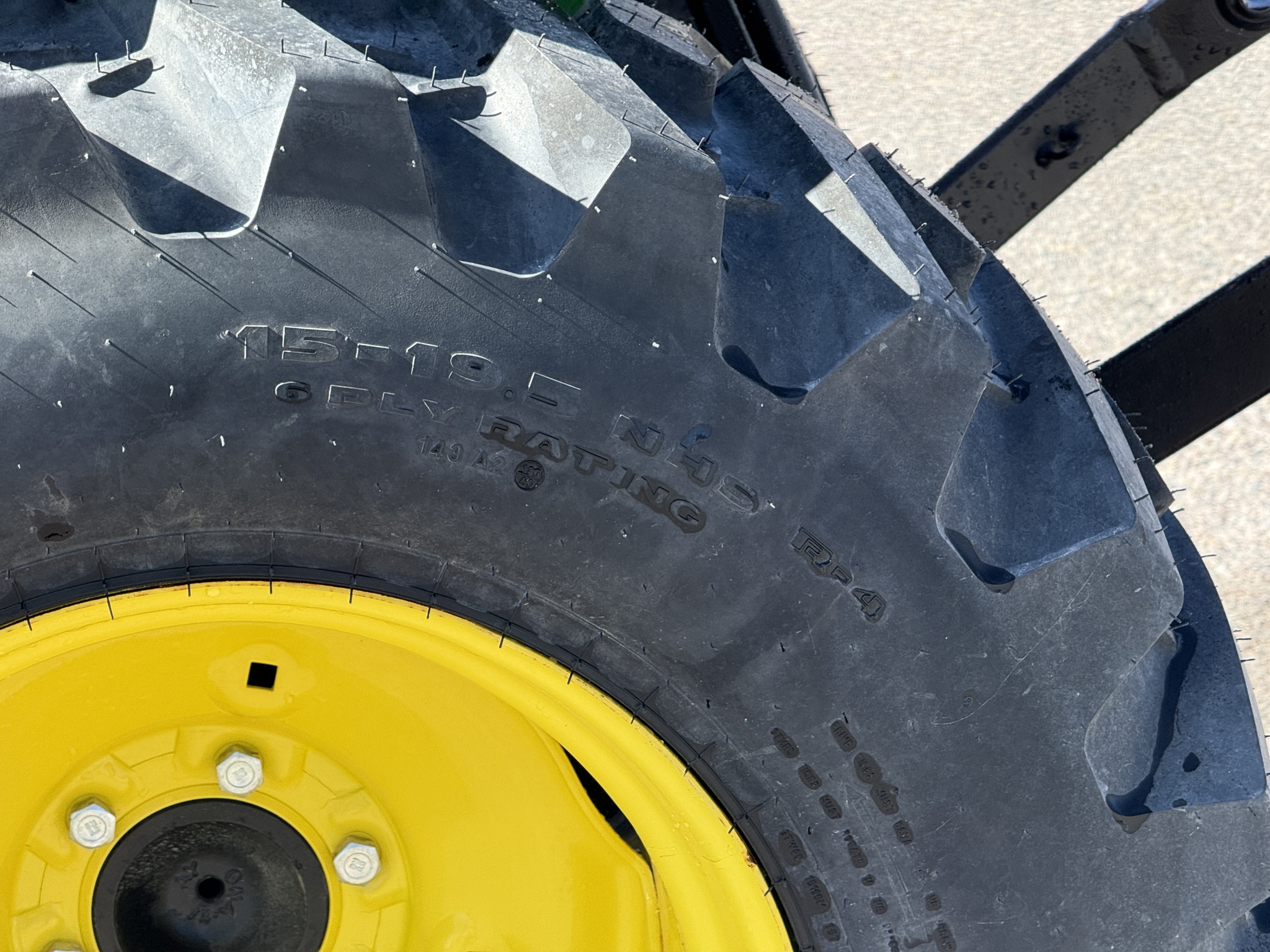 2023 John Deere 3038E Image 26