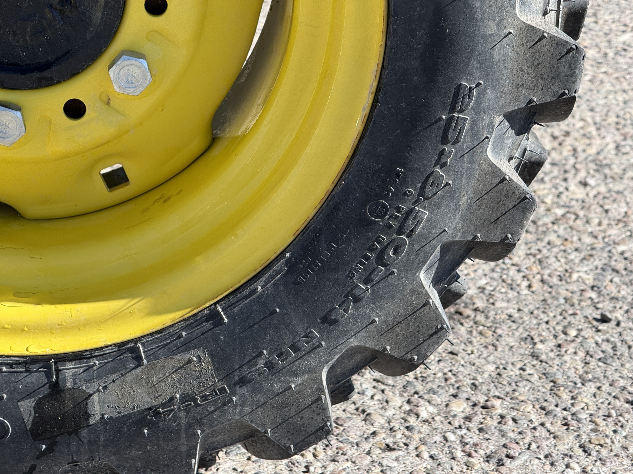 2023 John Deere 3038E Image 32