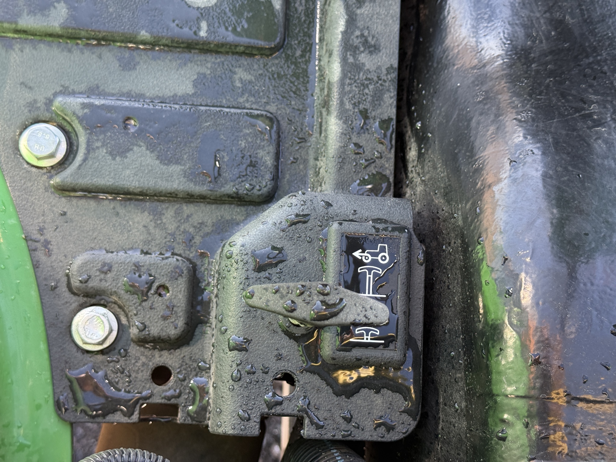 2023 John Deere 3038E Image 18