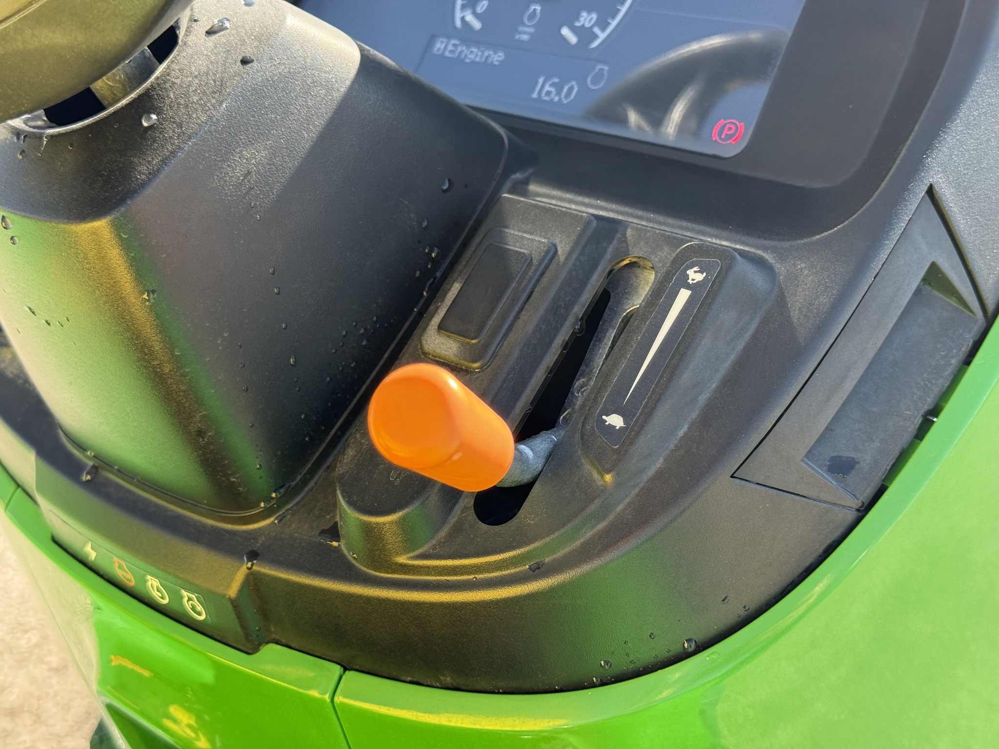 2023 John Deere 3038E Image 11