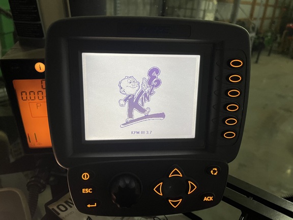 Used 2019 Kinze 3600 Planters: Drawn at Koenig Equipment in Rushville, IN - Photo7