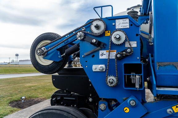 Used 2019 Kinze 3600 Planters: Drawn at Koenig Equipment in Anna, OH - Photo17