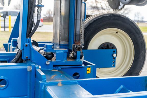 Used 2019 Kinze 3600 Planters: Drawn at Koenig Equipment in Anna, OH - Photo11