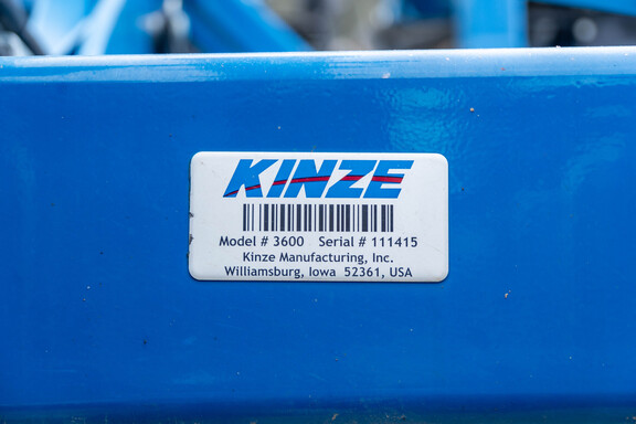 Used 2019 Kinze 3600 Planters: Drawn at Koenig Equipment in Anna, OH - Photo27