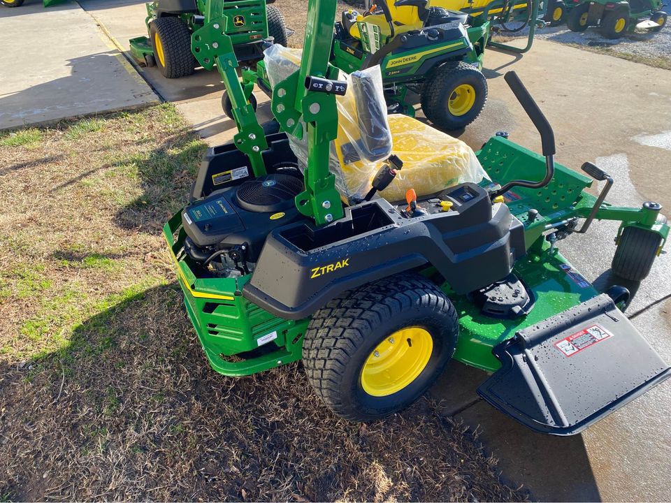 2025 John Deere Z515E Image 3