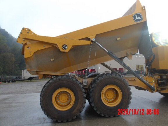 2024 John Deere 260 P