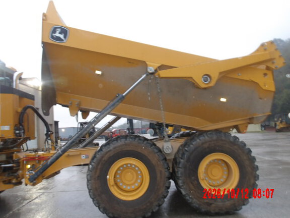 2024 John Deere 260 P