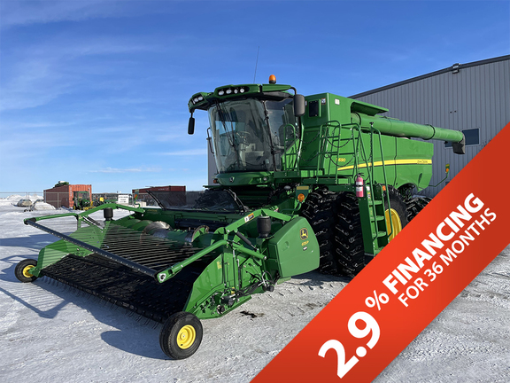 Photo of a 2012 John Deere S690